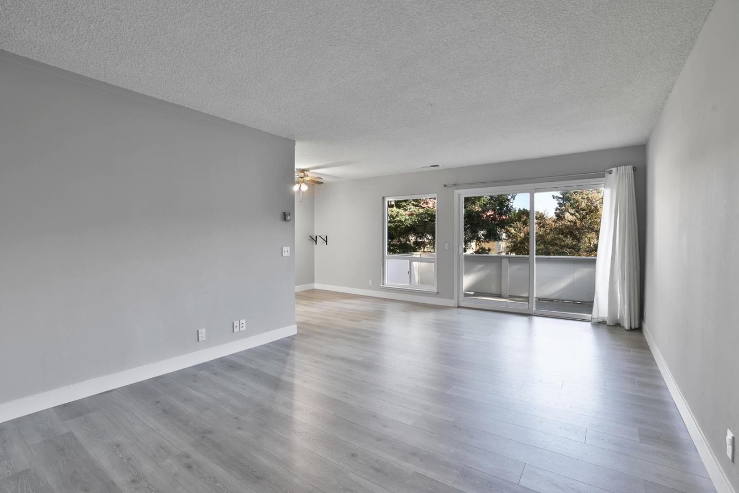 Detail Gallery Image 6 of 27 For 785 N Fair Oaks Ave #4,  Sunnyvale,  CA 94085 - 2 Beds | 1 Baths