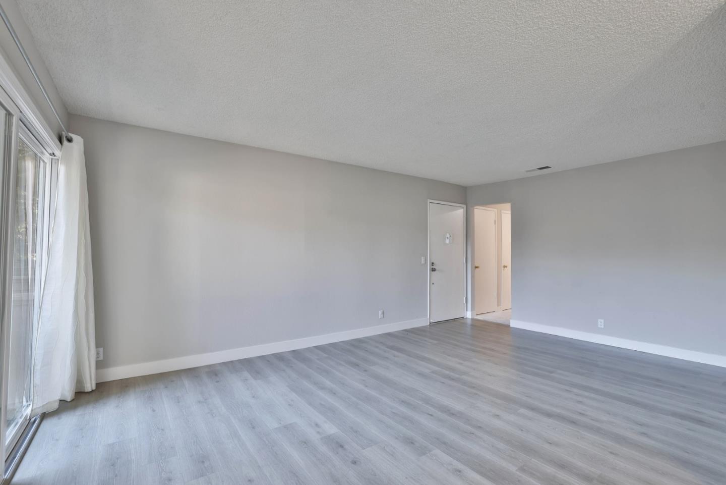 Detail Gallery Image 9 of 27 For 785 N Fair Oaks Ave #4,  Sunnyvale,  CA 94085 - 2 Beds | 1 Baths