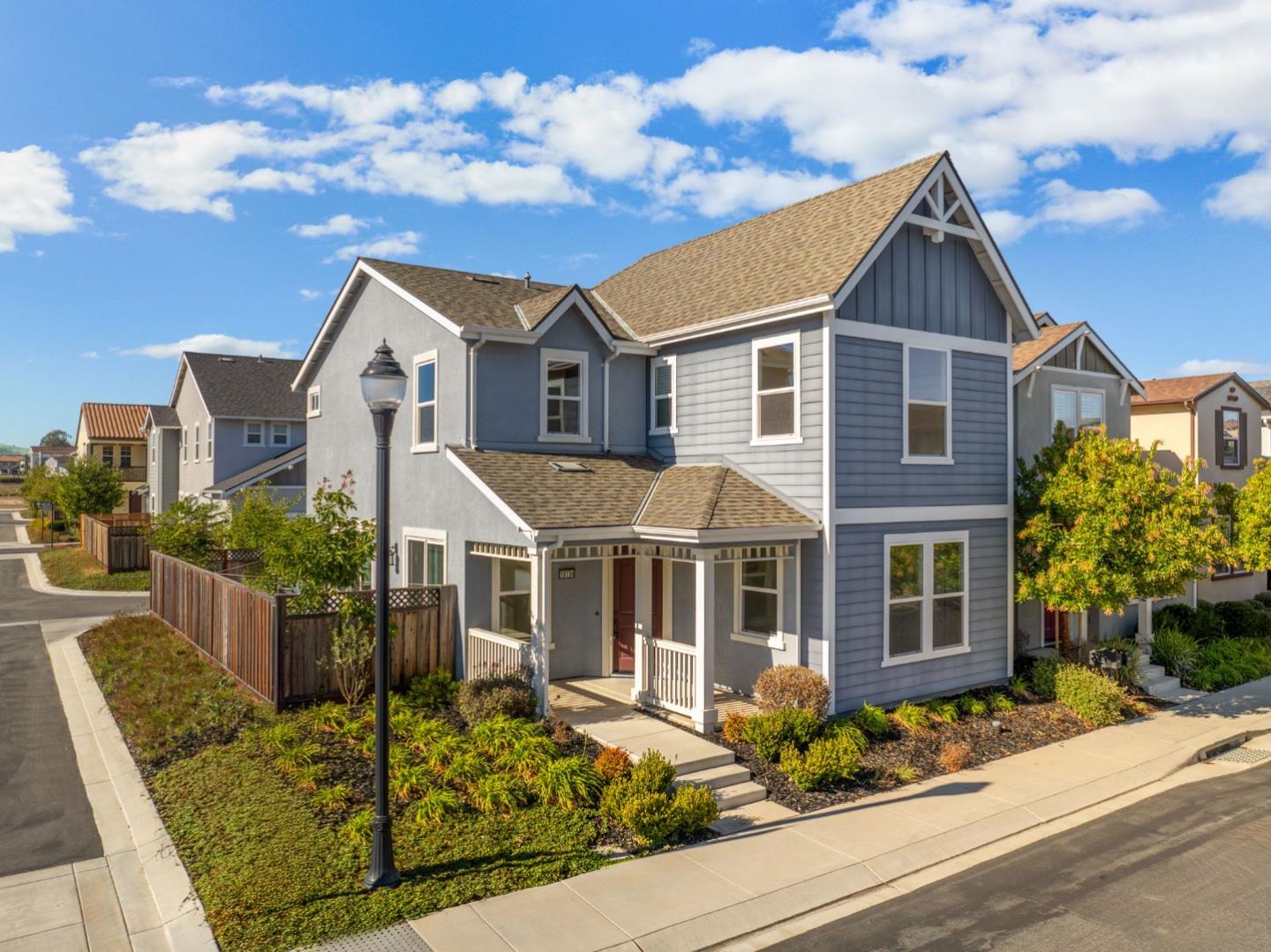 Detail Gallery Image 1 of 32 For 19134 Fallingwater Ln, Marina,  CA 93933 - 3 Beds | 3 Baths