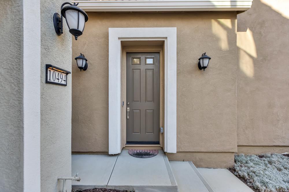 Detail Gallery Image 5 of 58 For 10492 Oboe Way, Elk Grove,  CA 95757 - 3 Beds | 2/1 Baths