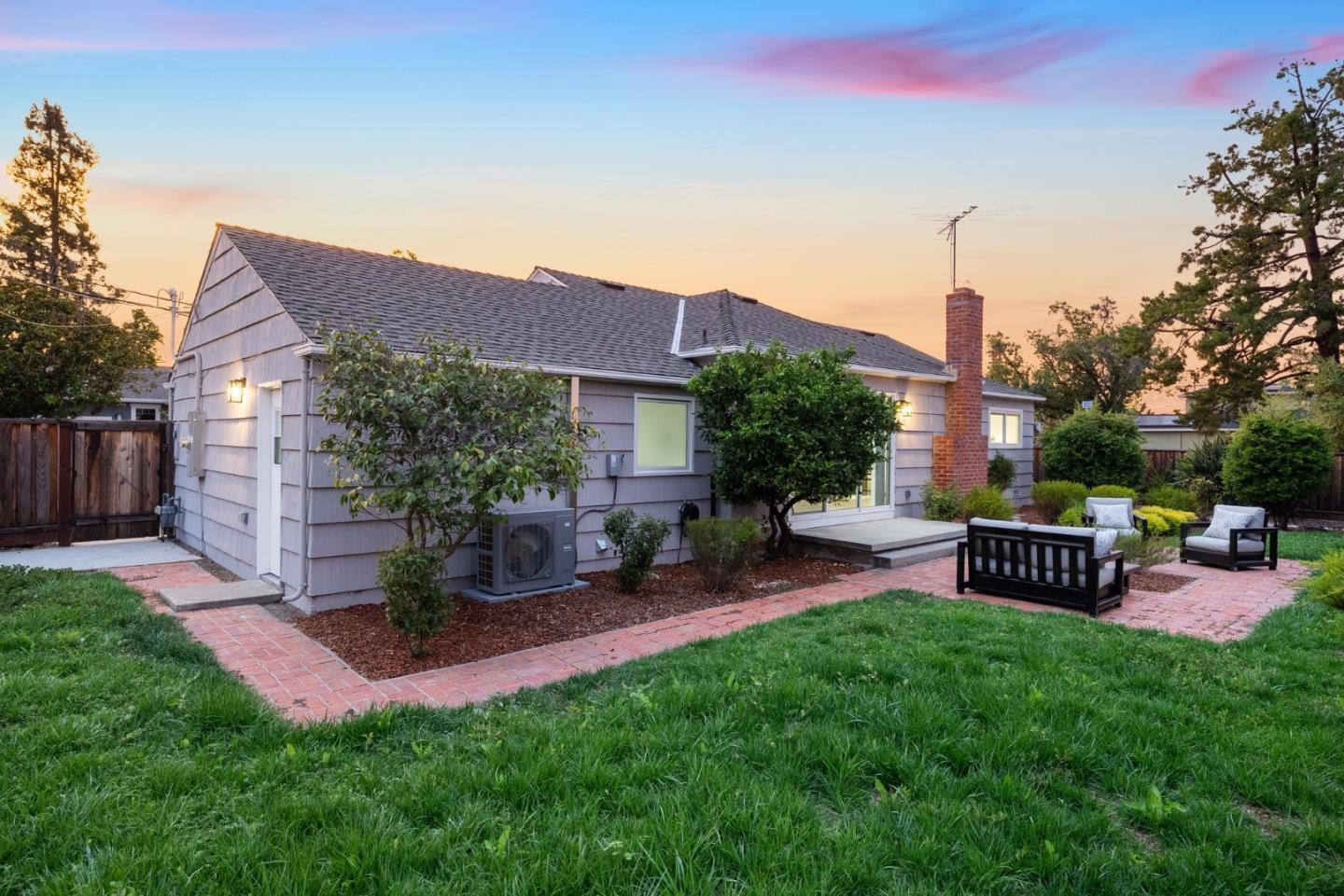 Detail Gallery Image 38 of 45 For 1711 Fordham Way, Mountain View,  CA 94040 - 3 Beds | 2 Baths