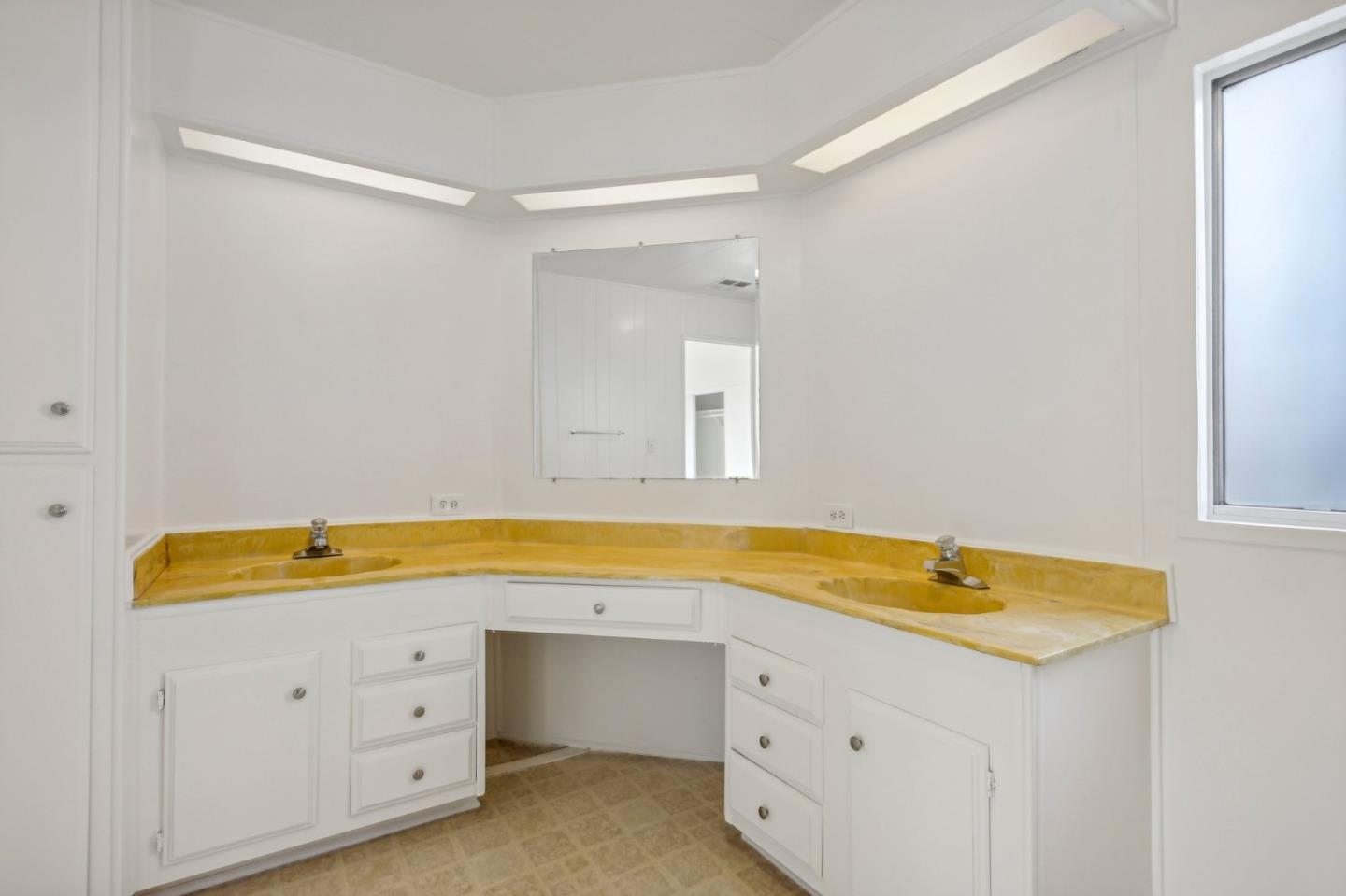 Detail Gallery Image 34 of 39 For 15 Menosse Ct #15,  Vallejo,  CA 94590 - 2 Beds | 2 Baths