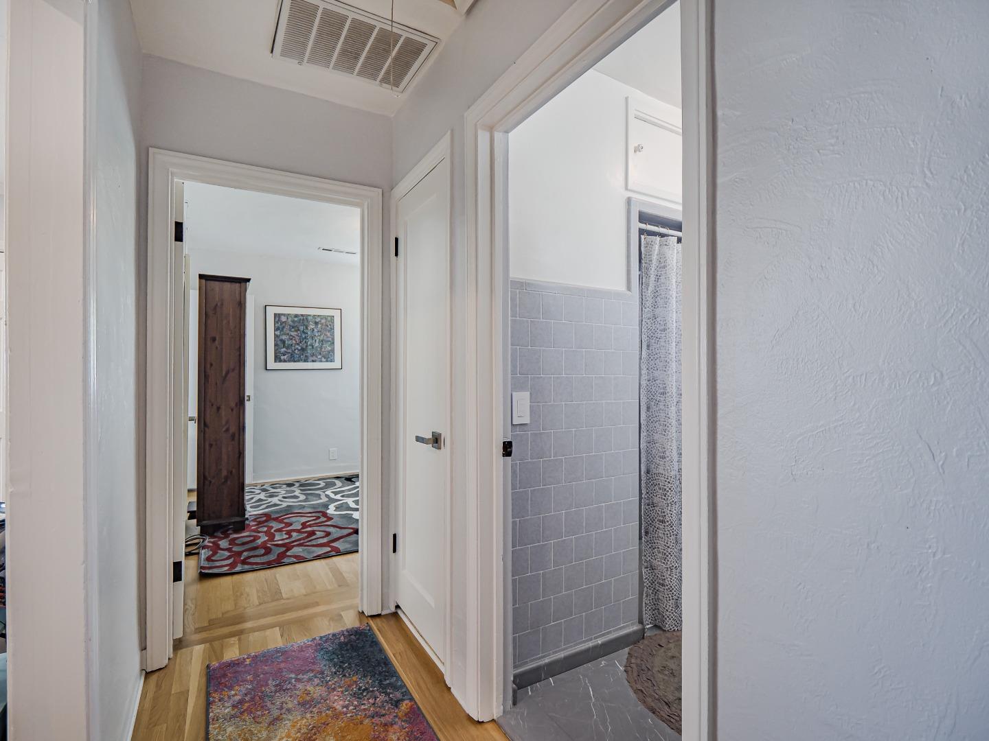 Detail Gallery Image 11 of 31 For 117 Fairmount Ave, Santa Cruz,  CA 95062 - 3 Beds | 2 Baths