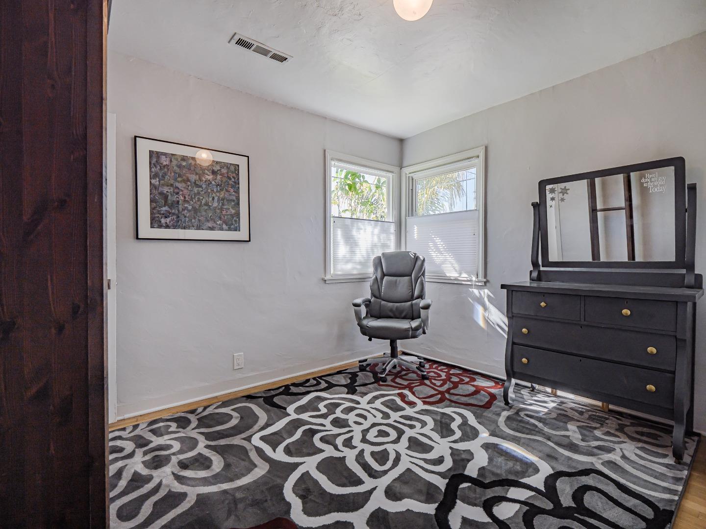 Detail Gallery Image 16 of 31 For 117 Fairmount Ave, Santa Cruz,  CA 95062 - 3 Beds | 2 Baths