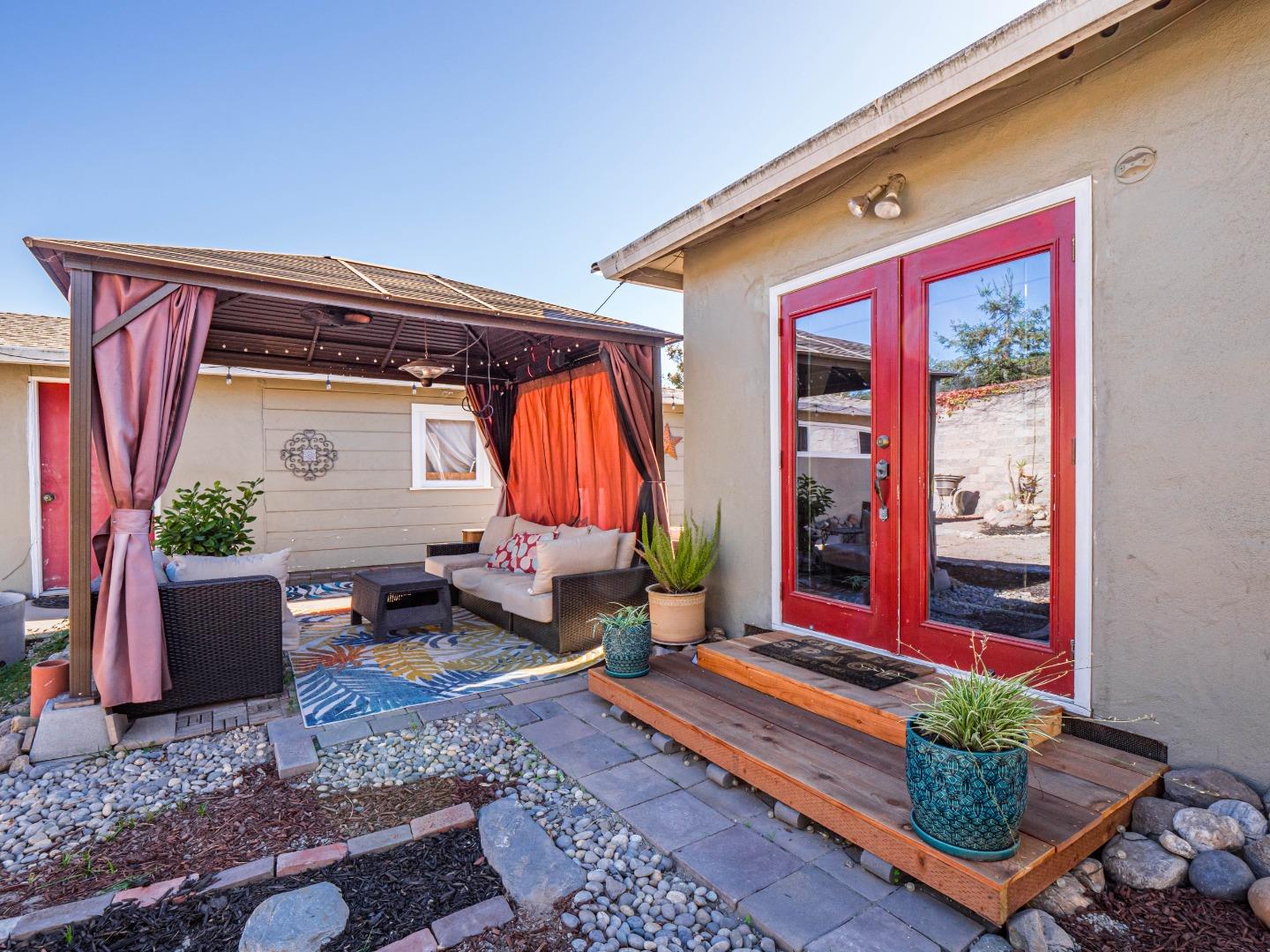 Detail Gallery Image 29 of 31 For 117 Fairmount Ave, Santa Cruz,  CA 95062 - 3 Beds | 2 Baths