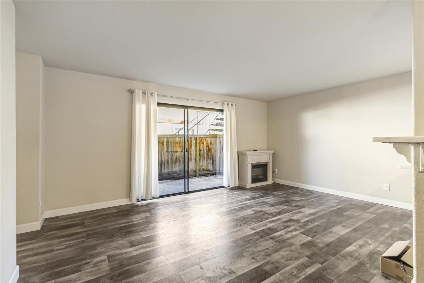 Detail Gallery Image 1 of 1 For 2408 Stearnlee Ave, Long Beach,  CA 90815 - 4 Beds | 2 Baths