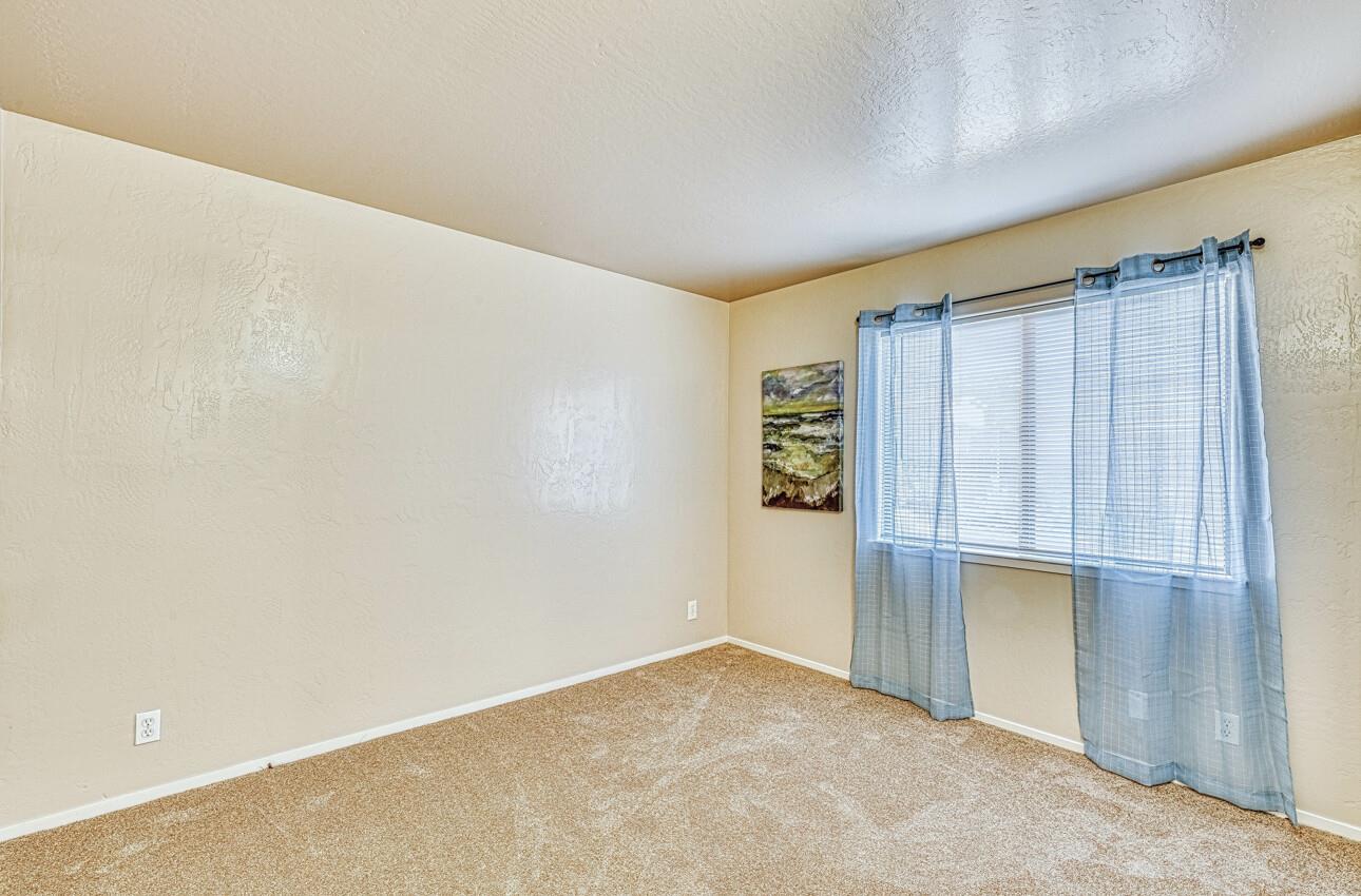 Detail Gallery Image 17 of 56 For 7695 Pine Tree Way, Salinas,  CA 93907 - 6 Beds | 2 Baths