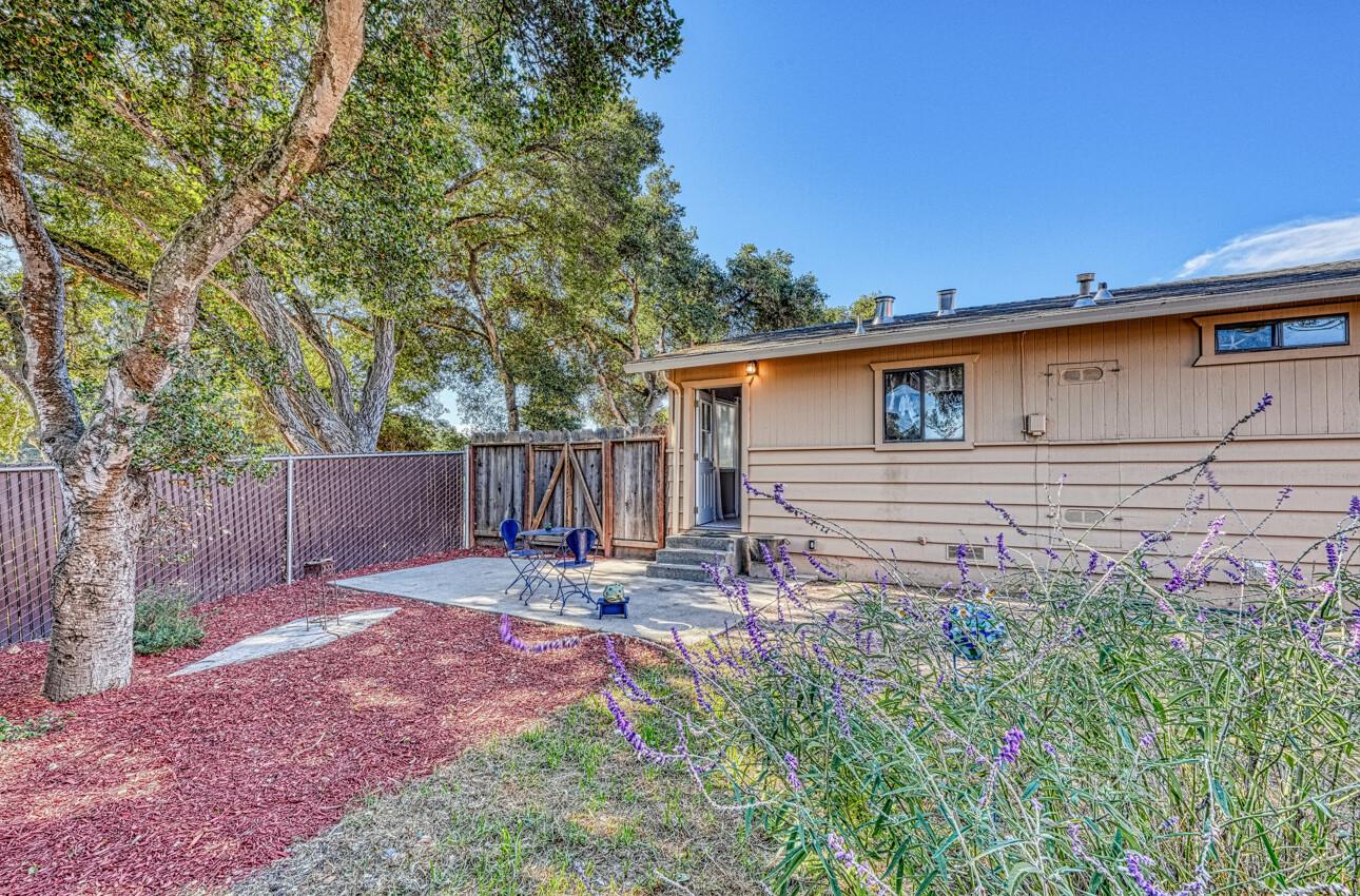 Detail Gallery Image 9 of 56 For 7695 Pine Tree Way, Salinas,  CA 93907 - 6 Beds | 2 Baths