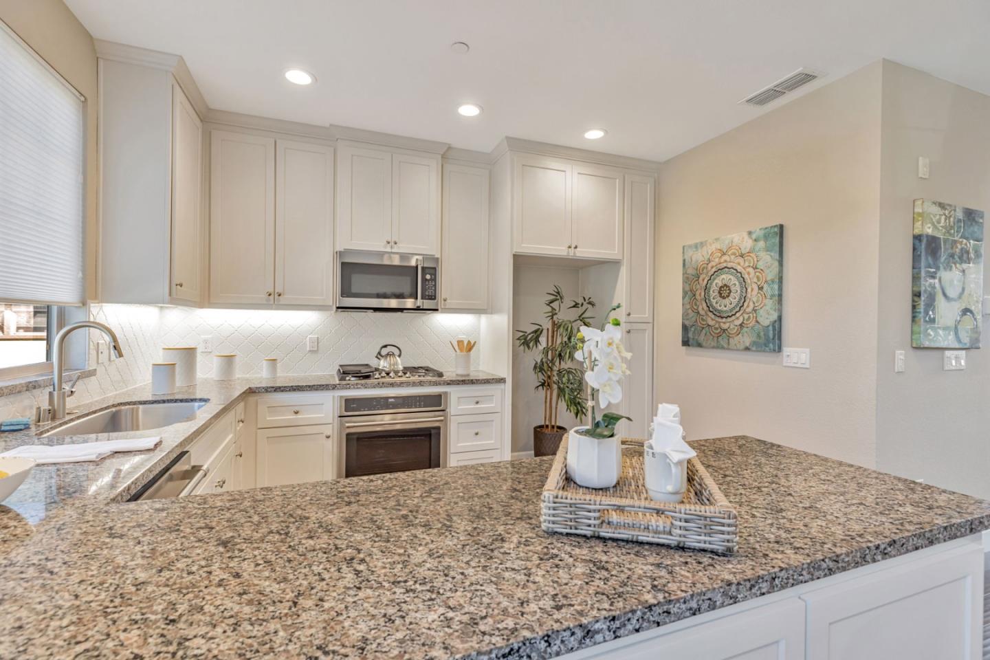 Detail Gallery Image 9 of 58 For 897 Tranquility Cir #12,  Livermore,  CA 94551 - 2 Beds | 2/1 Baths