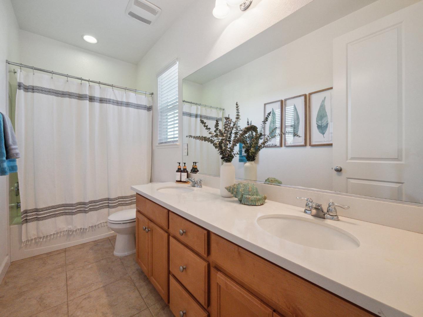 Detail Gallery Image 21 of 38 For 17665 Calle Mazatan, Morgan Hill,  CA 95037 - 3 Beds | 2/1 Baths