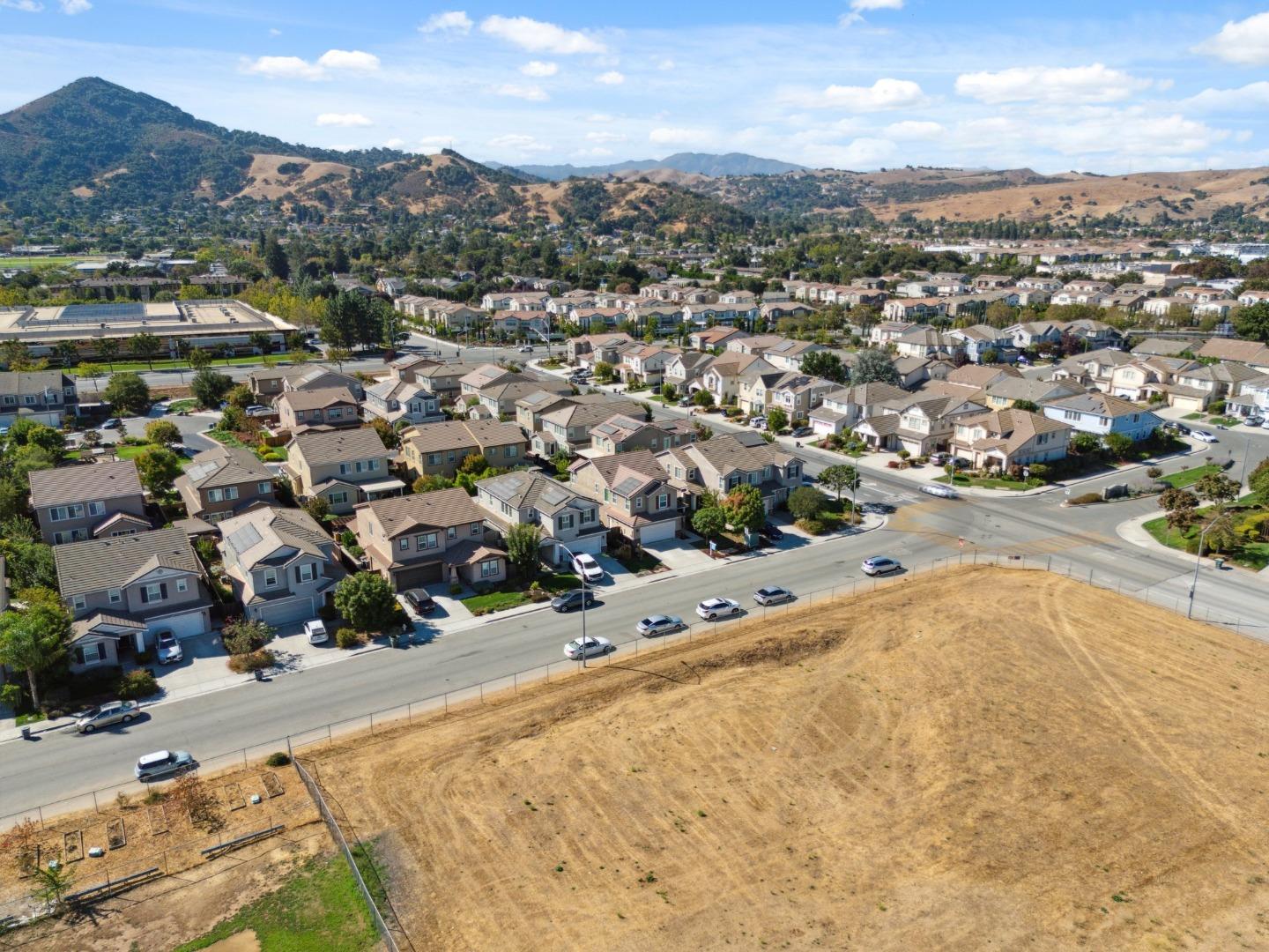 Detail Gallery Image 35 of 38 For 17665 Calle Mazatan, Morgan Hill,  CA 95037 - 3 Beds | 2/1 Baths