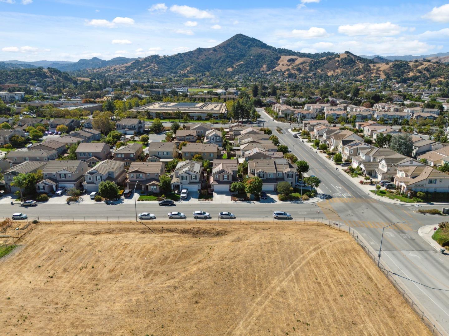 Detail Gallery Image 36 of 38 For 17665 Calle Mazatan, Morgan Hill,  CA 95037 - 3 Beds | 2/1 Baths