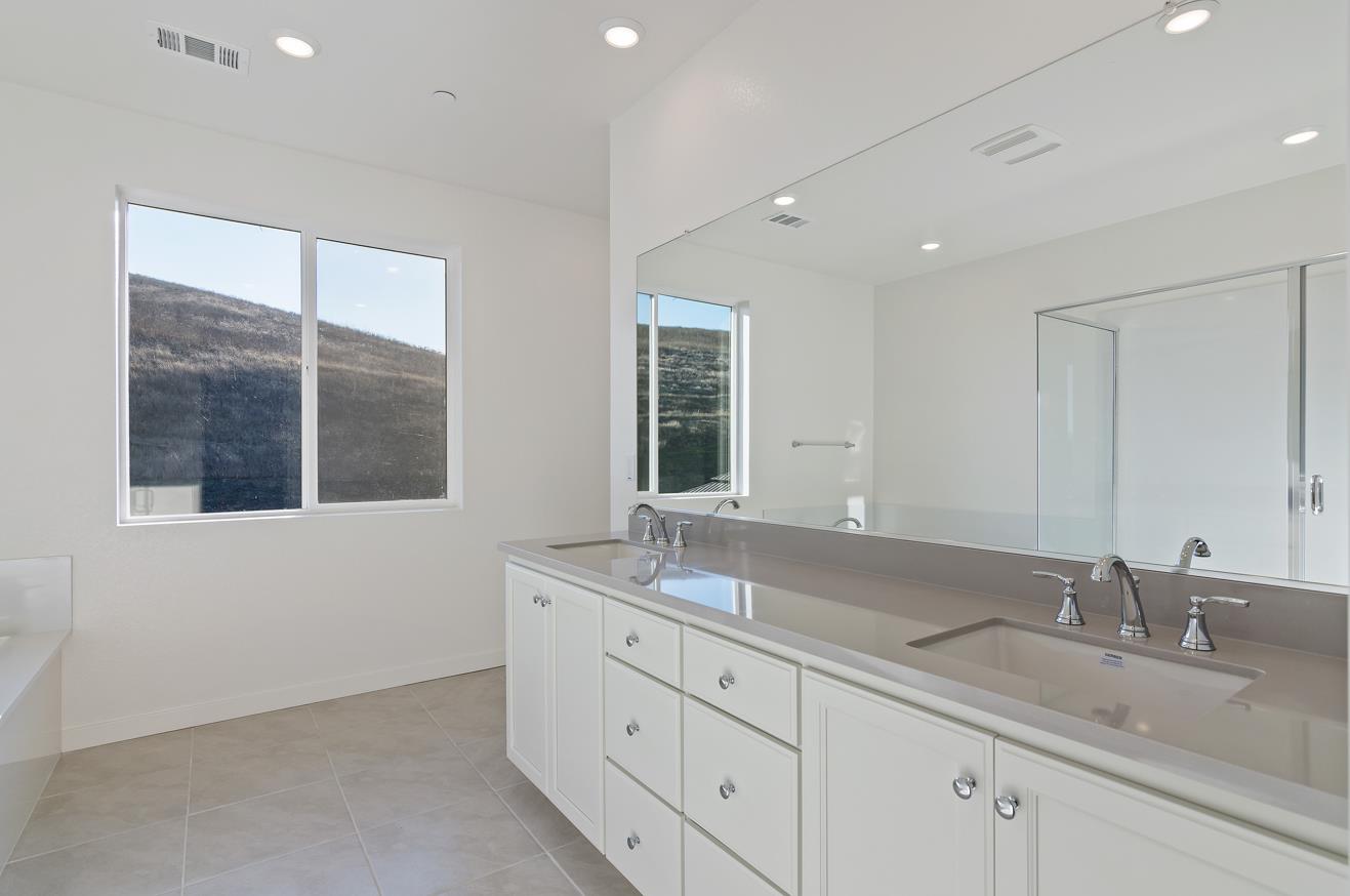 Detail Gallery Image 27 of 34 For 8198 Rainwater Dr, Vallejo,  CA 94591 - 3 Beds | 2/1 Baths