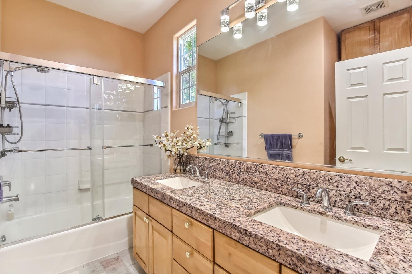 Detail Gallery Image 16 of 21 For 832 Sheila Ct, Mountain View,  CA 94043 - 3 Beds | 2/1 Baths