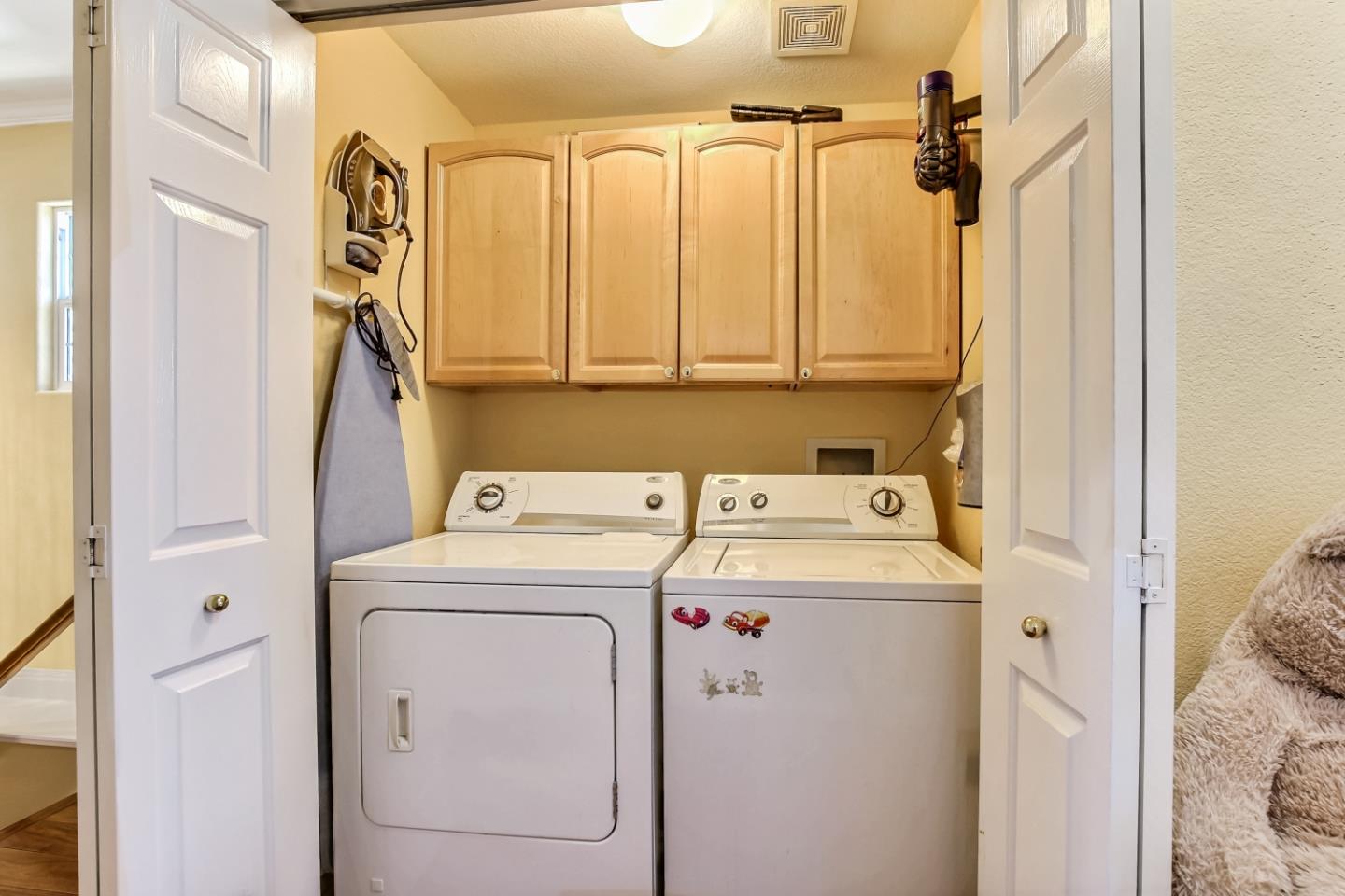 Detail Gallery Image 20 of 21 For 832 Sheila Ct, Mountain View,  CA 94043 - 3 Beds | 2/1 Baths