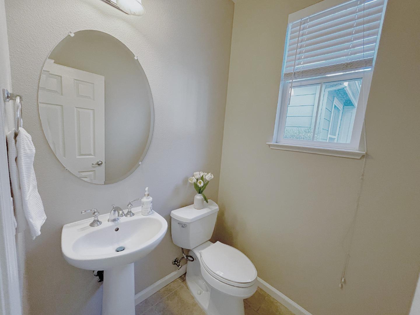 Detail Gallery Image 13 of 14 For 768 Tennyson Dr, Gilroy,  CA 95020 - 3 Beds | 2/1 Baths