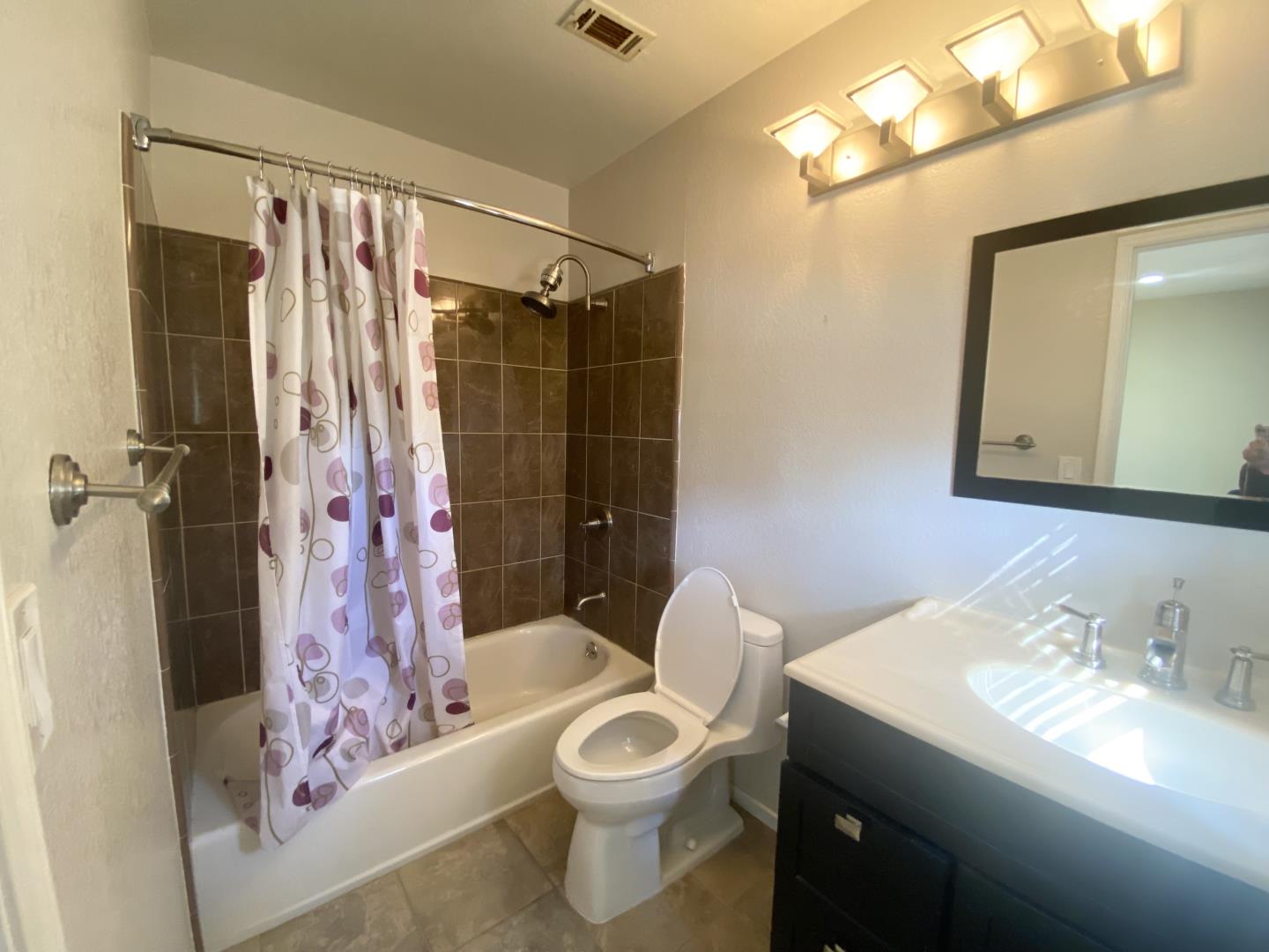 Detail Gallery Image 11 of 14 For 844 Boardwalk Pl, Redwood City,  CA 94065 - 2 Beds | 2 Baths