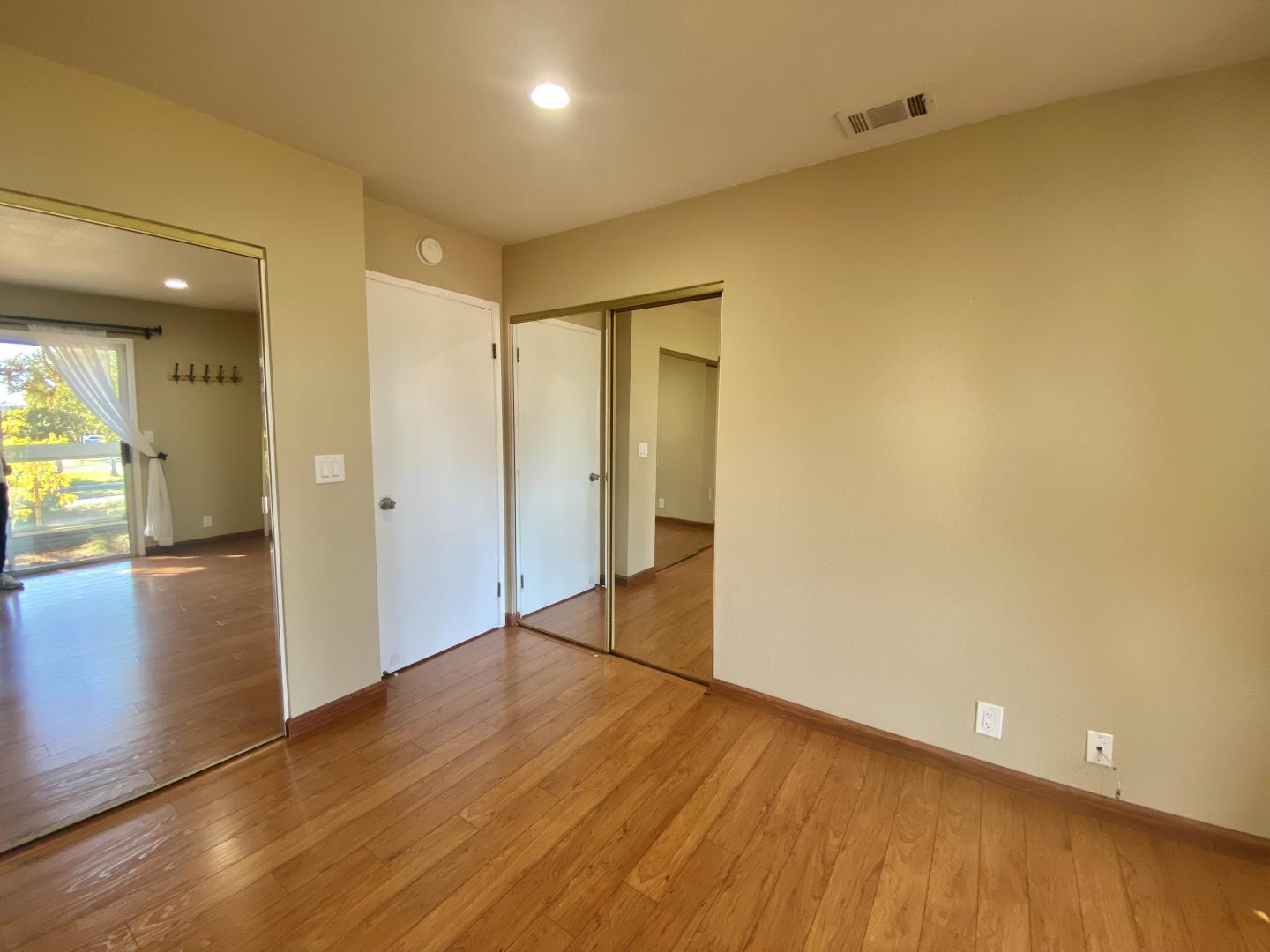 Detail Gallery Image 8 of 14 For 844 Boardwalk Pl, Redwood City,  CA 94065 - 2 Beds | 2 Baths