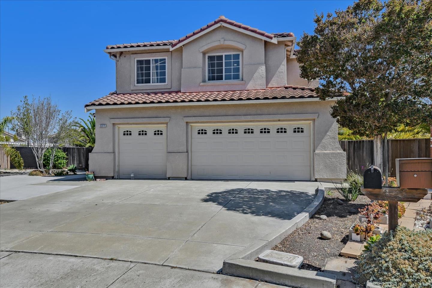 32575 Point Lobos Court, Union City, California 94587, 5 Bedrooms Bedrooms, ,3 BathroomsBathrooms,Residential Lease,For Rent,32575 Point Lobos Court,ML81984579