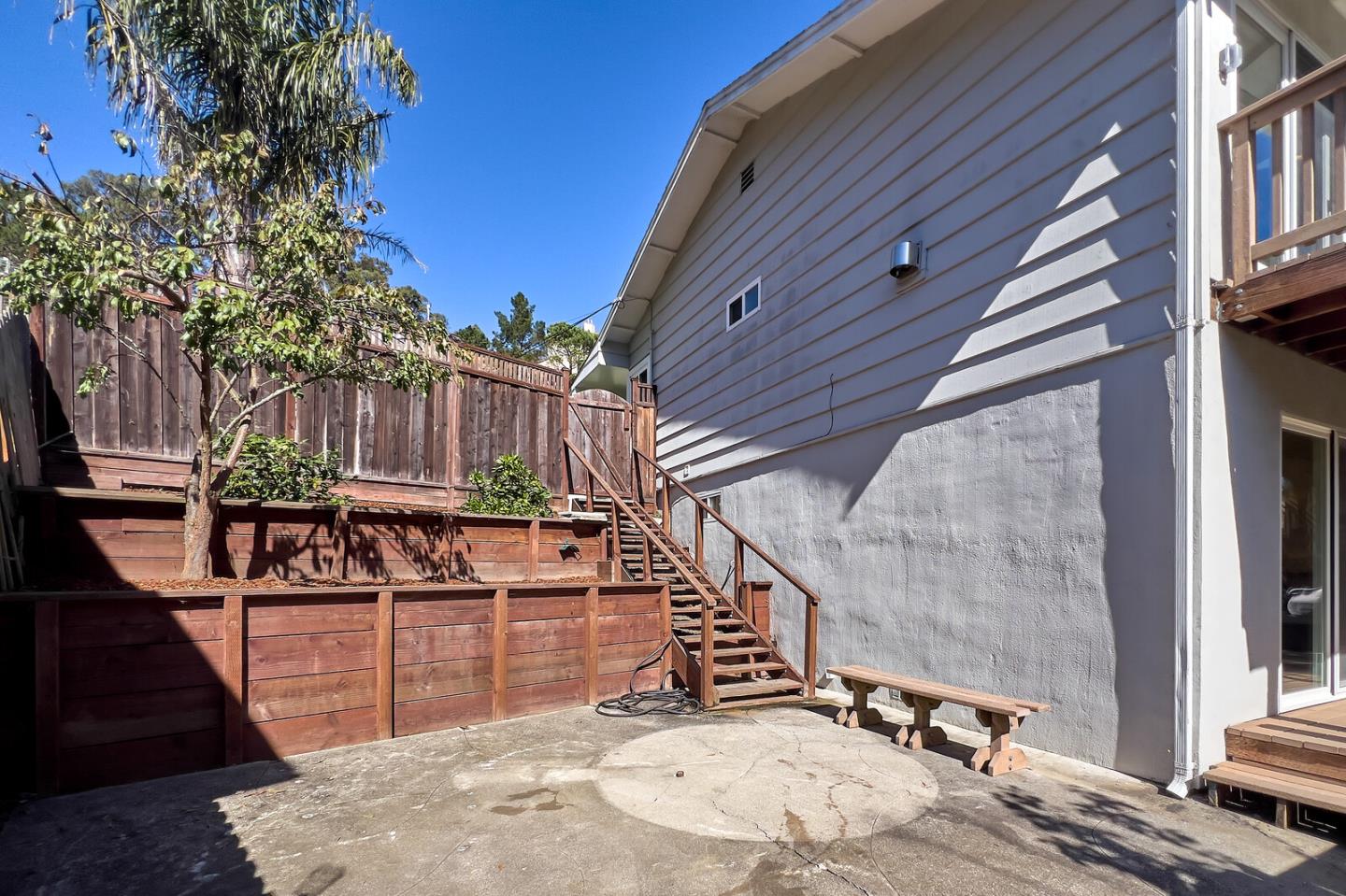 Detail Gallery Image 24 of 30 For 1025 Banyan Way, Pacifica,  CA 94044 - 3 Beds | 3/1 Baths