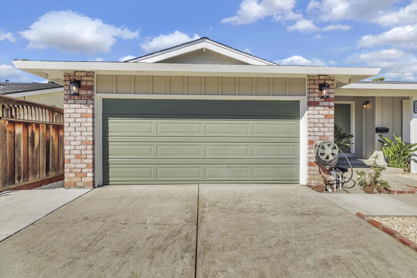 Detail Gallery Image 3 of 48 For 1482 Stubbins Way, San Jose,  CA 95132 - 3 Beds | 2 Baths