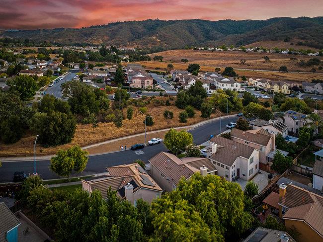 Detail Gallery Image 6 of 72 For 905 Oak Brook Way, Gilroy,  CA 95020 - 4 Beds | 2/1 Baths