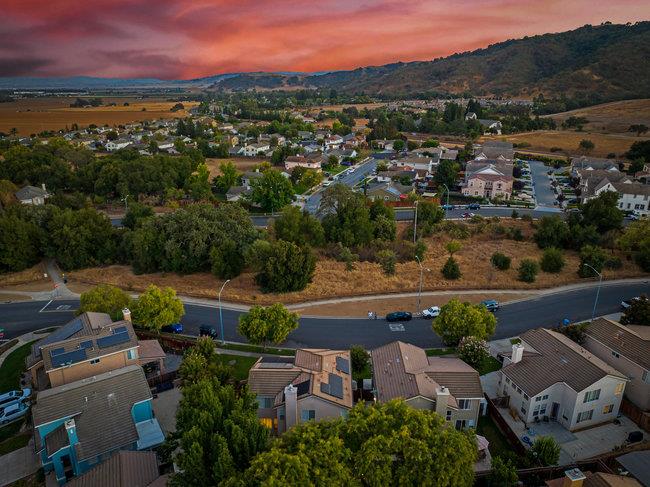 Detail Gallery Image 71 of 72 For 905 Oak Brook Way, Gilroy,  CA 95020 - 4 Beds | 2/1 Baths