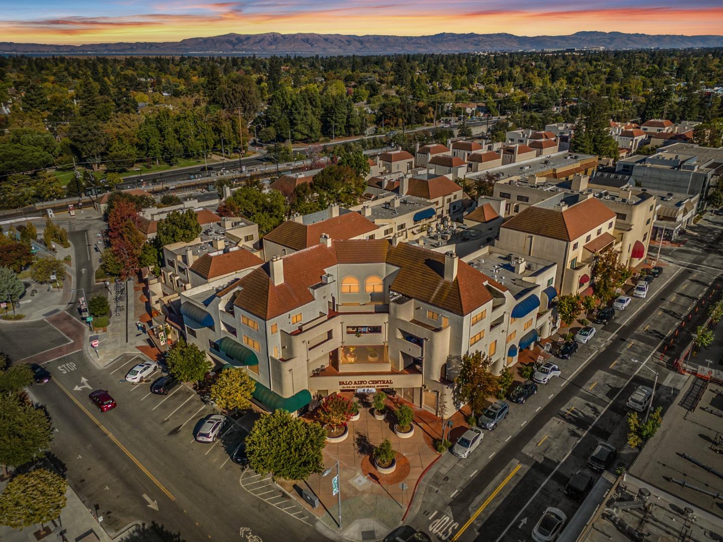 Detail Gallery Image 1 of 31 For 153 California #F109,  Palo Alto,  CA 94306 - 2 Beds | 2 Baths