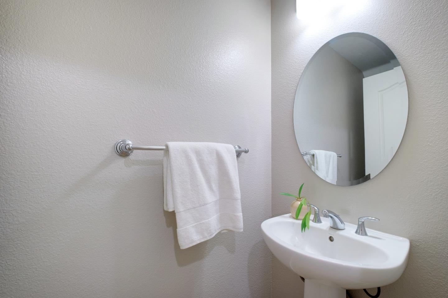 Detail Gallery Image 32 of 39 For 2513 Heron Ct, San Jose,  CA 95133 - 2 Beds | 2/1 Baths