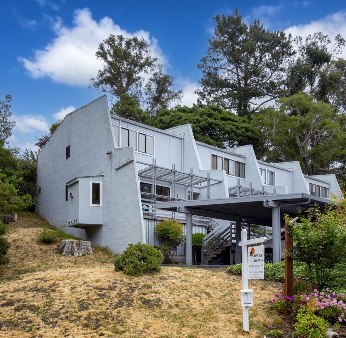 Detail Gallery Image 1 of 27 For 389 Sandalwood Dr, Aptos,  CA 95003 - 2 Beds | 1/1 Baths