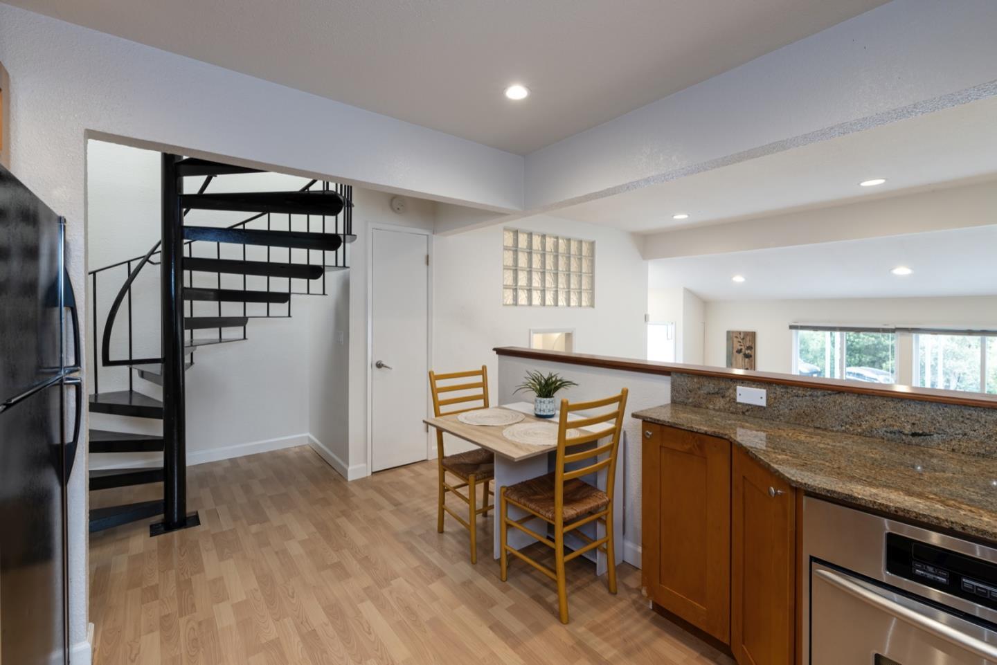 Detail Gallery Image 11 of 27 For 389 Sandalwood Dr, Aptos,  CA 95003 - 2 Beds | 1/1 Baths