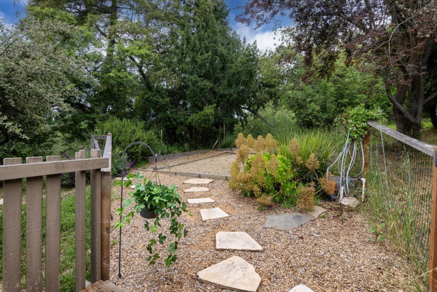 Detail Gallery Image 19 of 23 For 389 Sandalwood Dr, Aptos,  CA 95003 - 2 Beds | 1/1 Baths