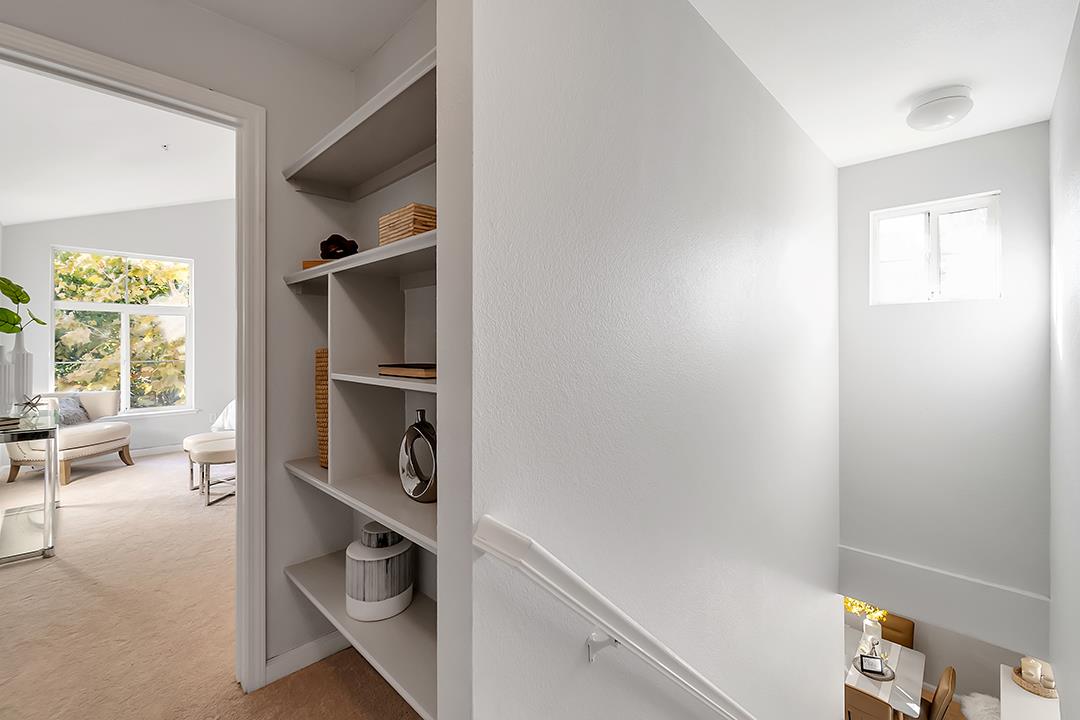 Detail Gallery Image 12 of 26 For 2255 Showers Dr #381,  Mountain View,  CA 94040 - 3 Beds | 2 Baths