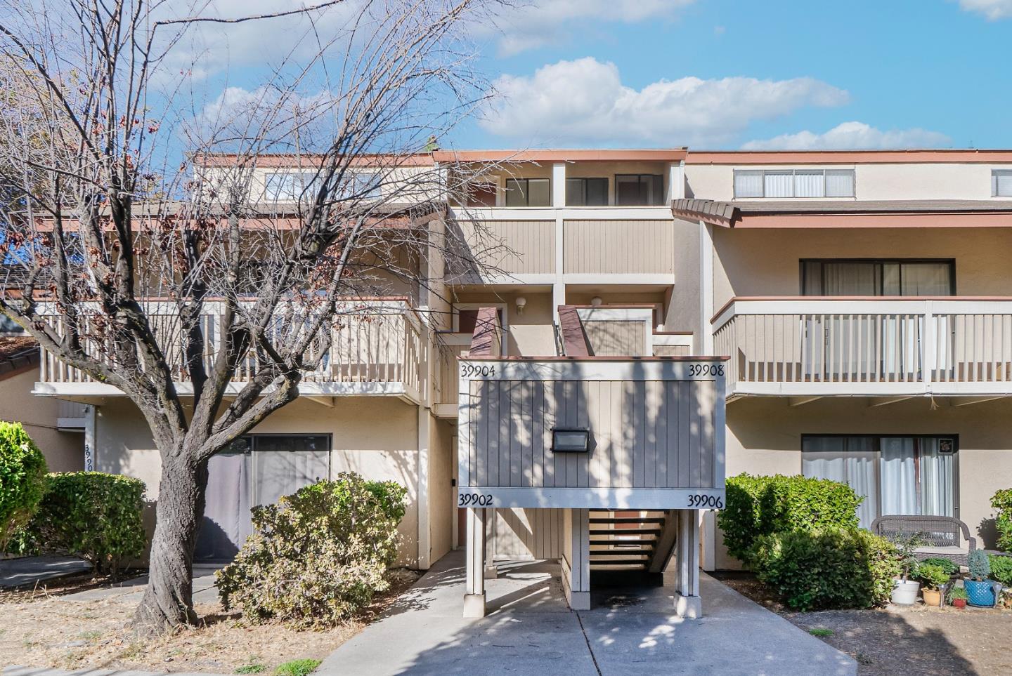 Detail Gallery Image 1 of 29 For 39904 Fremont Blvd, Fremont,  CA 94538 - 2 Beds | 2 Baths