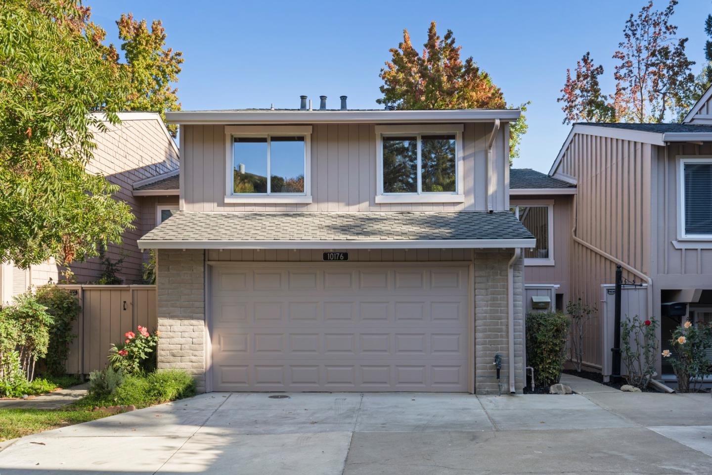 Detail Gallery Image 1 of 22 For 10176 Camberley Ln, Cupertino,  CA 95014 - 3 Beds | 2/1 Baths