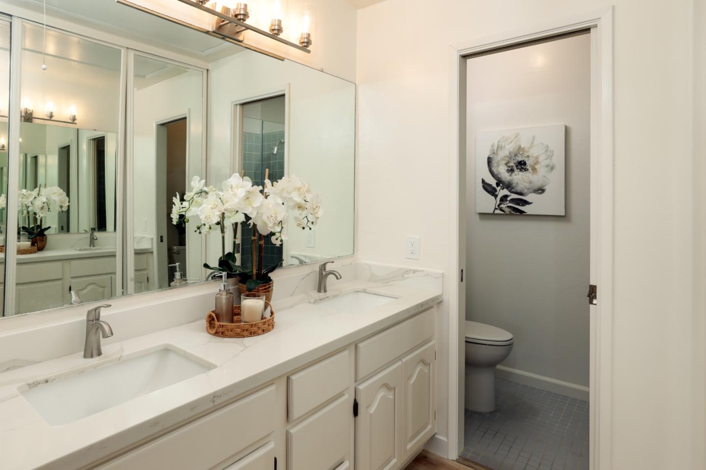 Detail Gallery Image 12 of 22 For 10176 Camberley Ln, Cupertino,  CA 95014 - 3 Beds | 2/1 Baths