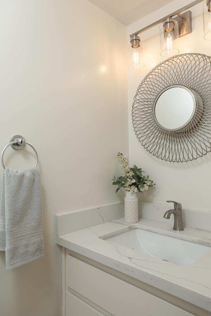 Detail Gallery Image 9 of 22 For 10176 Camberley Ln, Cupertino,  CA 95014 - 3 Beds | 2/1 Baths