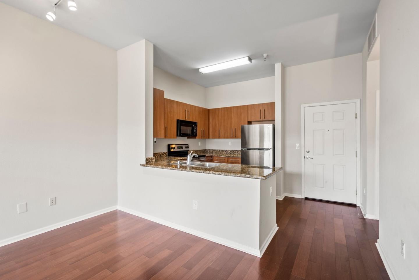 Detail Gallery Image 11 of 33 For 1060 S 3rd St #304,  San Jose,  CA 95112 - 1 Beds | 1 Baths