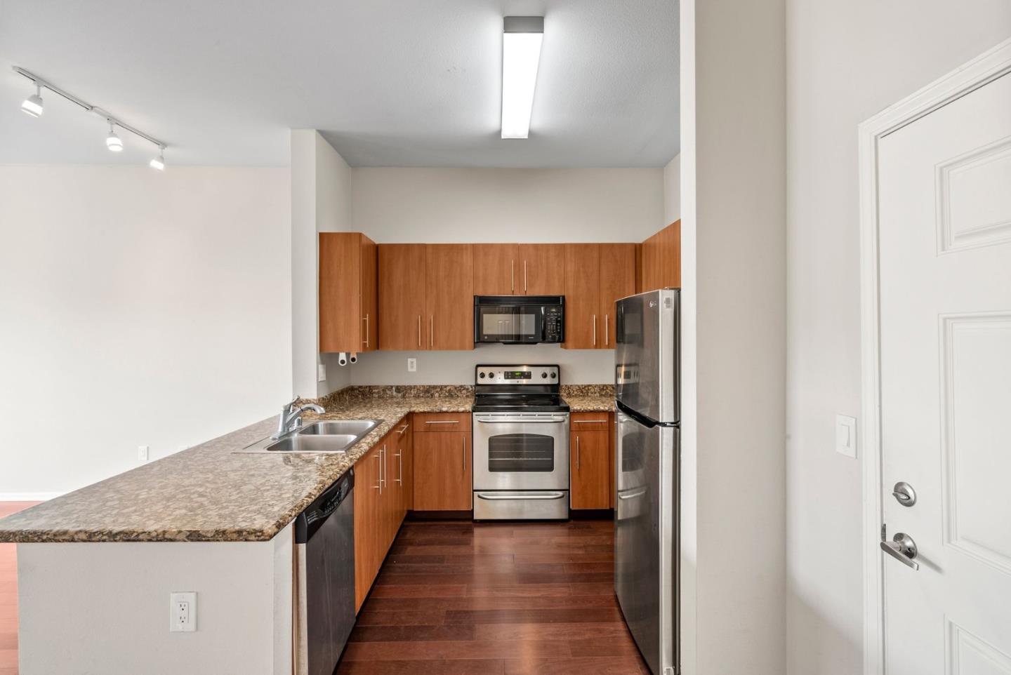 Detail Gallery Image 12 of 33 For 1060 S 3rd St #304,  San Jose,  CA 95112 - 1 Beds | 1 Baths