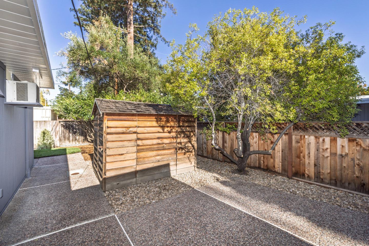 Detail Gallery Image 26 of 31 For 4073 Ben Lomond Dr, Palo Alto,  CA 94306 - 4 Beds | 2 Baths