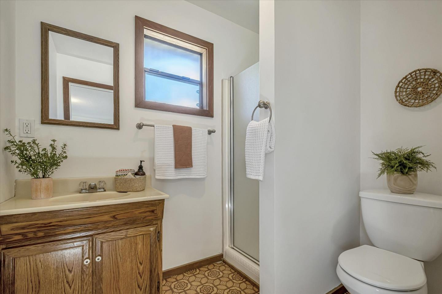 Detail Gallery Image 20 of 35 For 2720 Placer St, Santa Cruz,  CA 95062 - 2 Beds | 2 Baths