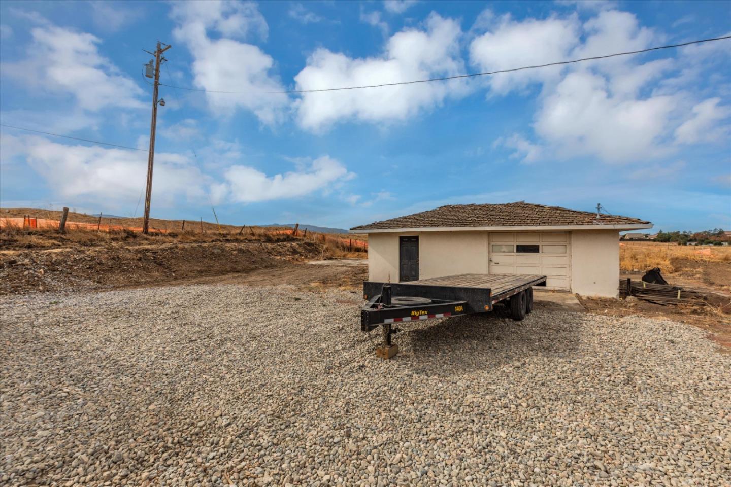 Detail Gallery Image 18 of 29 For 1080 Fairview Rd, Hollister,  CA 95023 - 4 Beds | 3/1 Baths