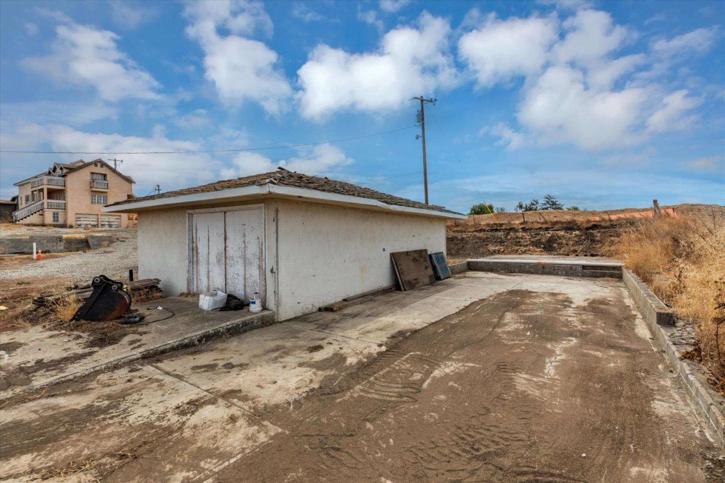 Detail Gallery Image 20 of 29 For 1080 Fairview Rd, Hollister,  CA 95023 - 4 Beds | 3/1 Baths