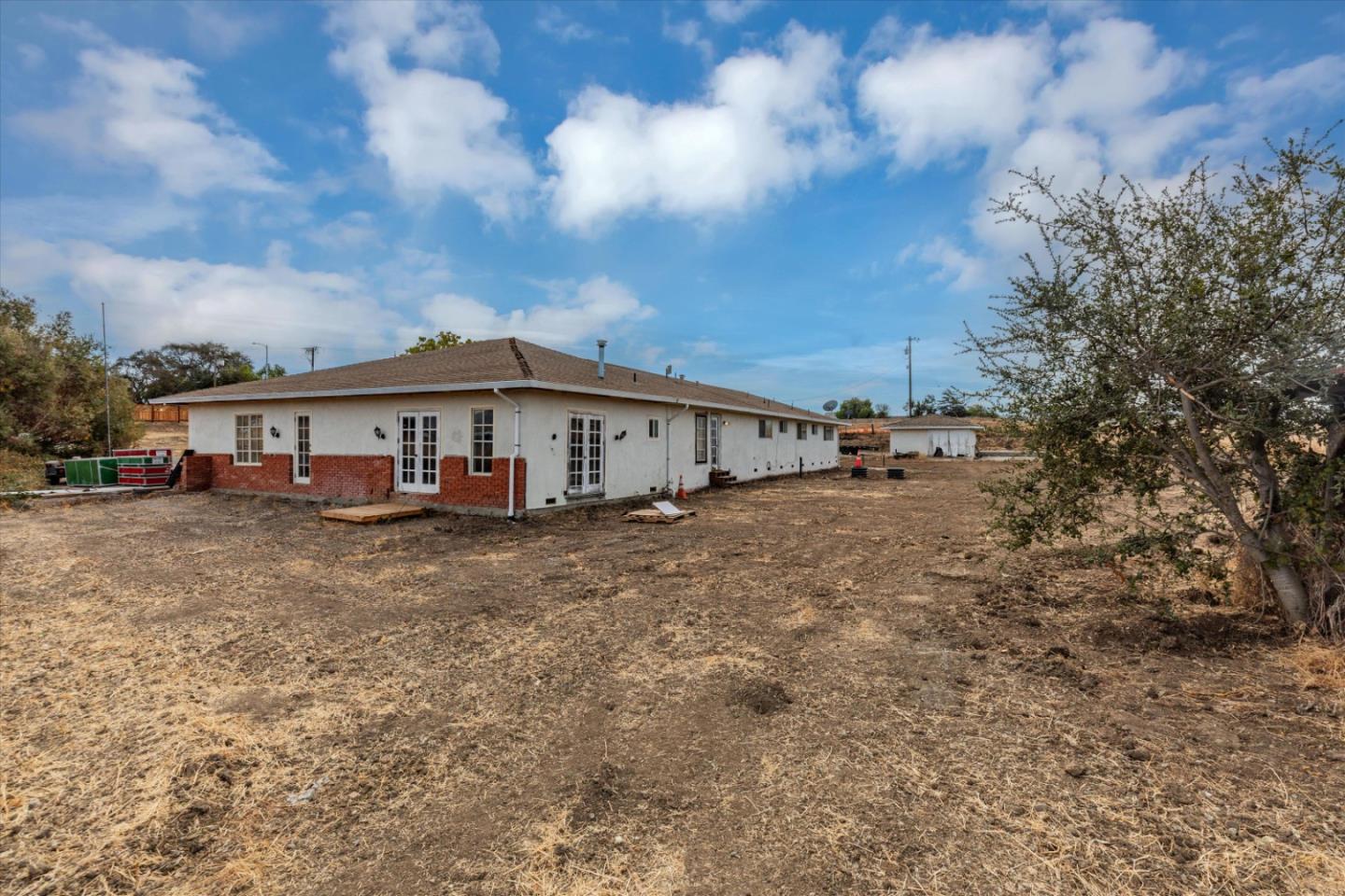 Detail Gallery Image 23 of 29 For 1080 Fairview Rd, Hollister,  CA 95023 - 4 Beds | 3/1 Baths