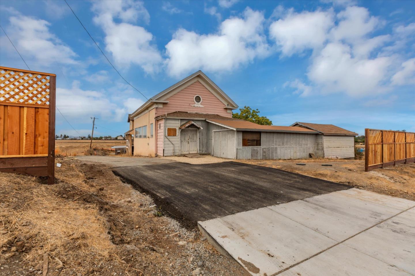 Detail Gallery Image 25 of 29 For 1080 Fairview Rd, Hollister,  CA 95023 - 4 Beds | 3/1 Baths