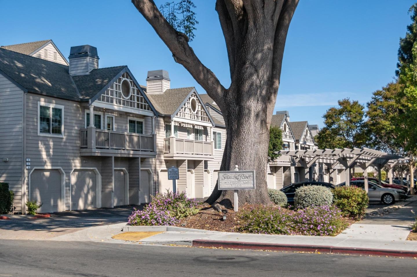 Detail Gallery Image 1 of 38 For 935 Old County Rd #23,  Belmont,  CA 94002 - 3 Beds | 2 Baths