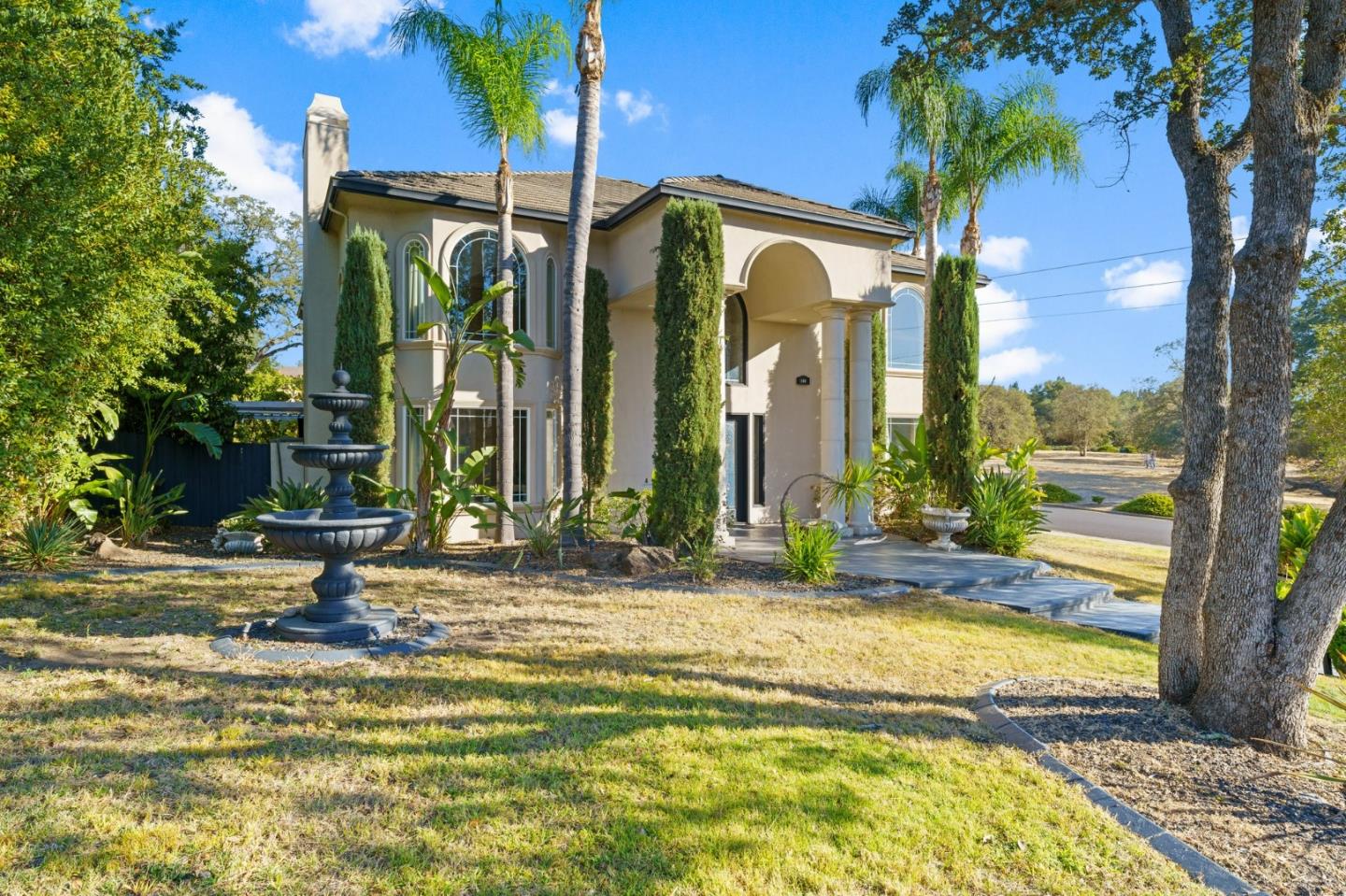 Detail Gallery Image 6 of 82 For 140 Kettle Rock Ct, Folsom,  CA 95630 - 5 Beds | 3/1 Baths