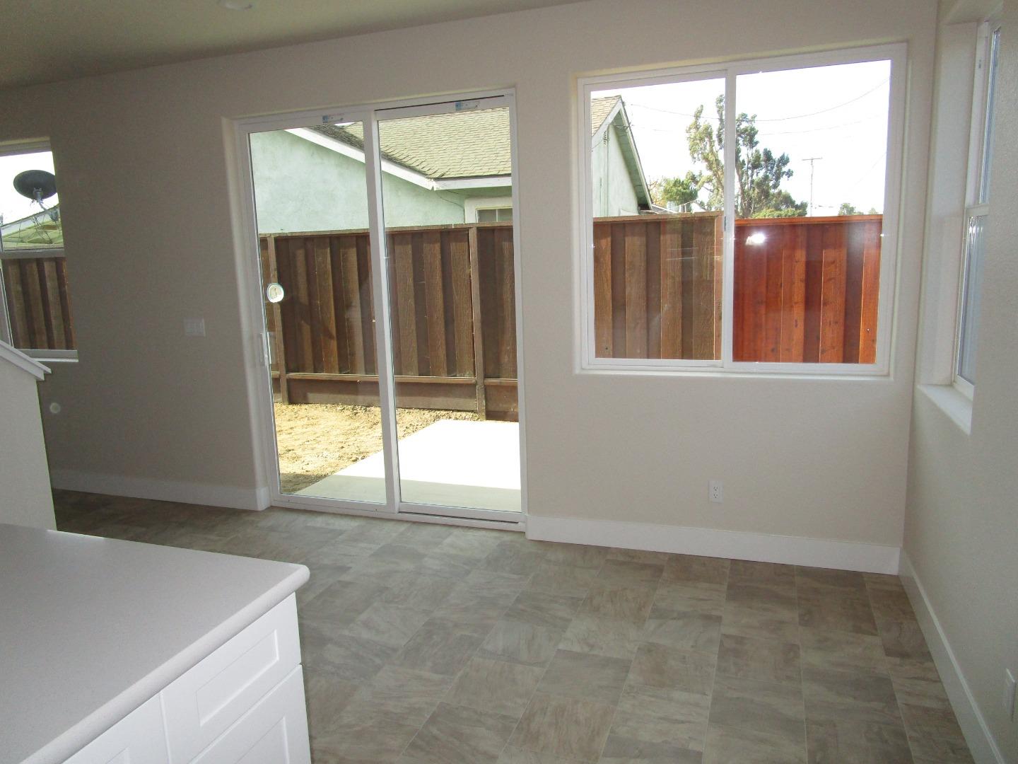 Detail Gallery Image 6 of 18 For 161 Terrace Dr, Greenfield,  CA 93927 - 3 Beds | 2/1 Baths