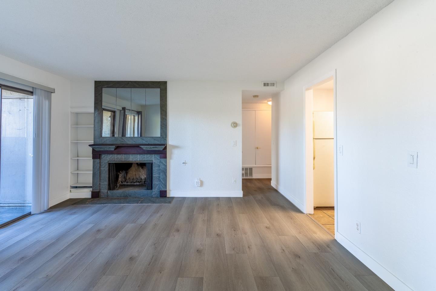 Detail Gallery Image 4 of 20 For 3819 7 Trees Blvd #101,  San Jose,  CA 95111 - 2 Beds | 1 Baths