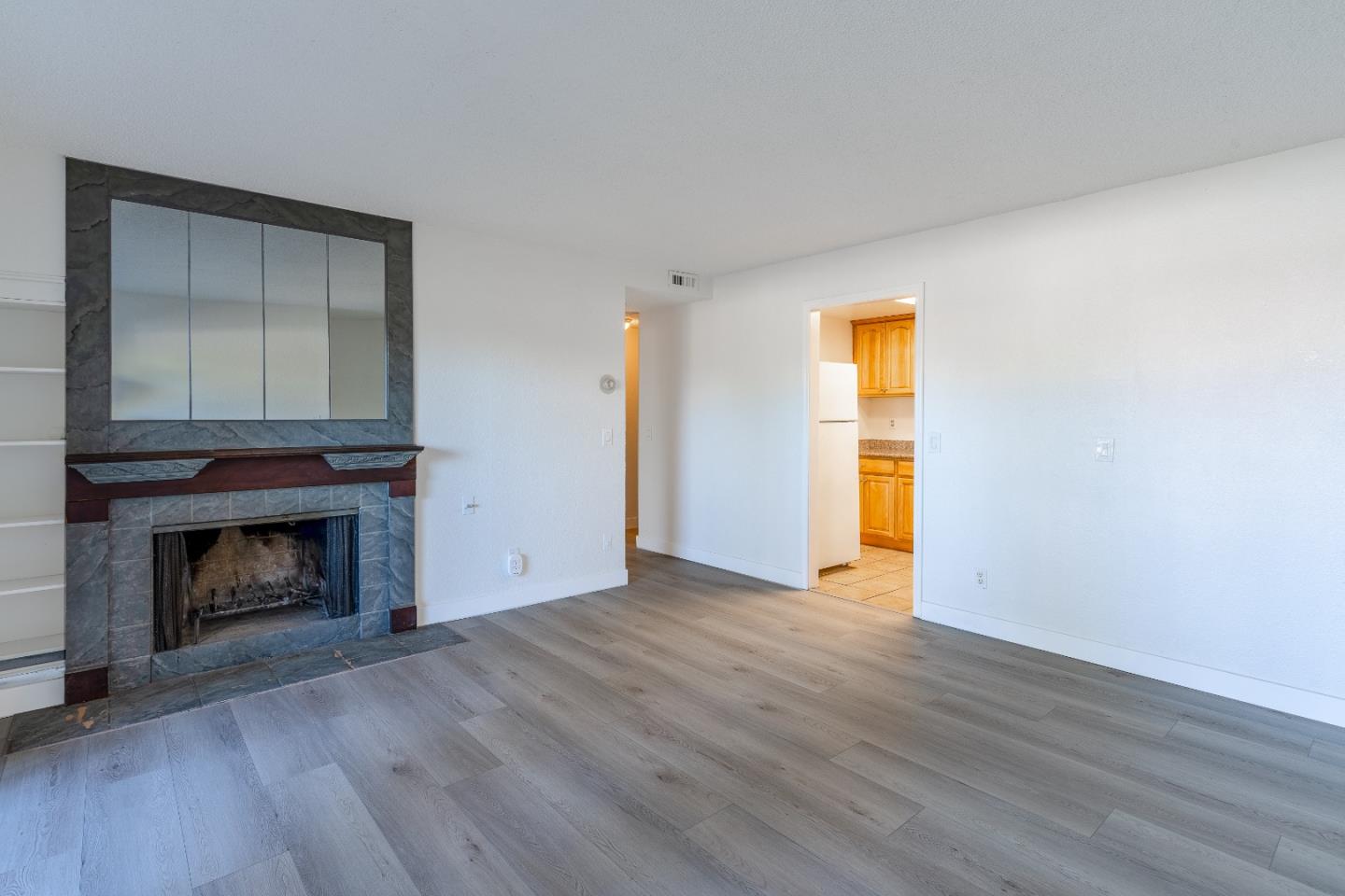 Detail Gallery Image 5 of 20 For 3819 7 Trees Blvd #101,  San Jose,  CA 95111 - 2 Beds | 1 Baths